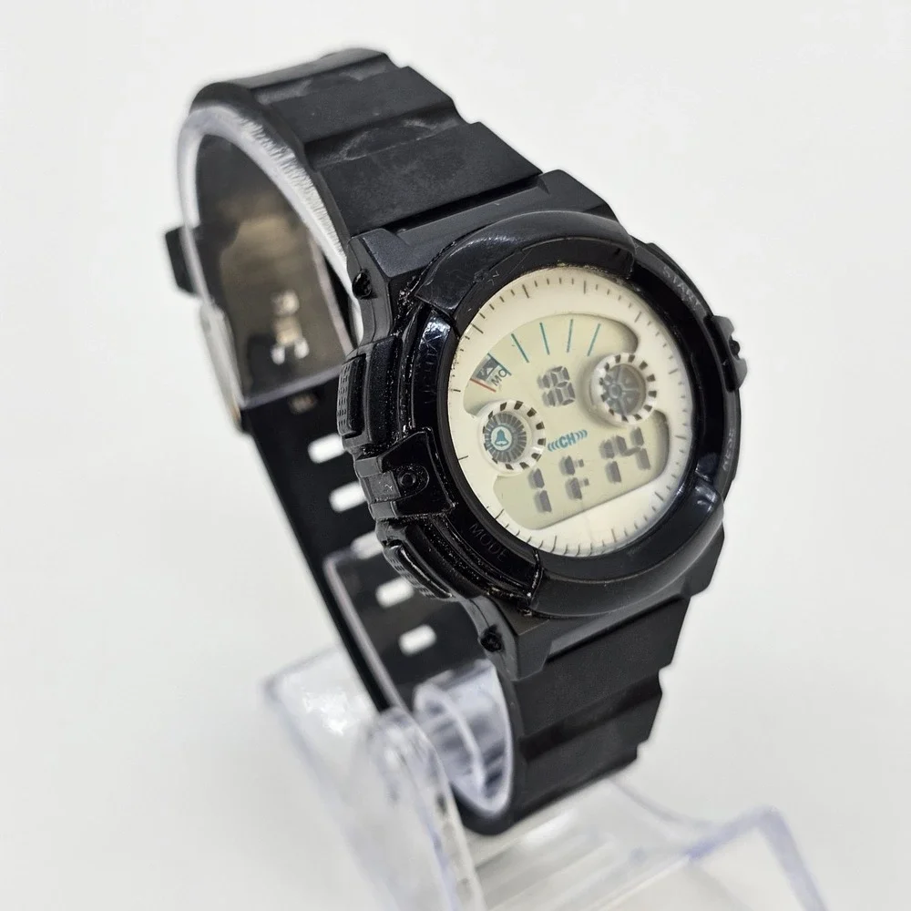Women's Digital Sports Watch 38MM Black Plastic Bands Light NEW Battery